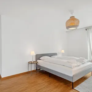 Apartment Spacious Hoting, Zurich