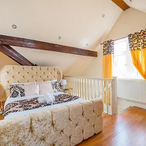 Cozy Luxe Haven: Free Parking & Fast Wifi Apartment Leeds (West Yorkshire)